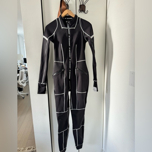 Free People Movement Powder Vixen Catsuit Ski Base Layer NWT - Picture 2 of 7